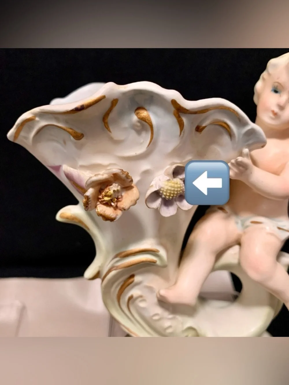 🔍 Vintage Porcelain Cherub Angel Vase Pair Rococo Floral Gold Accents